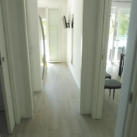 Apartment App. N. 5 *